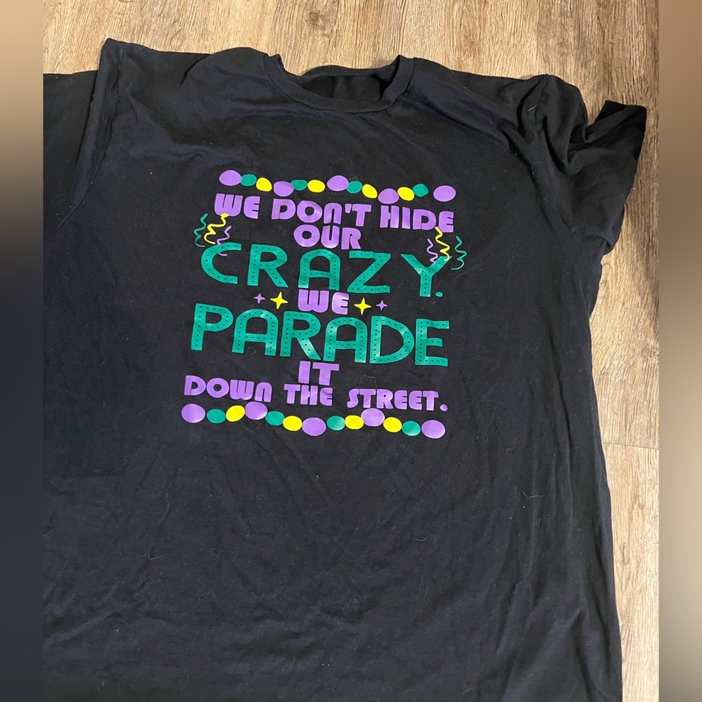 Mardi Grad black t